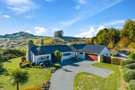 Photo of property in 9 Highland Drive, Acacia Bay, Taupo, 3385