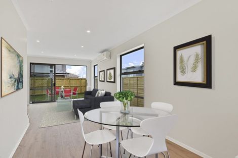 Photo of property in 2 Briddock Way, Swanson, Auckland, 0614