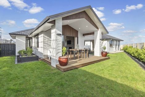 Photo of property in 14 Waireka Road, Rototuna North, Hamilton, 3210