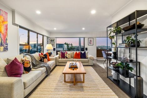 Photo of property in 16 Clyside Avenue, Half Moon Bay, Auckland, 2012