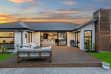 Photo of property in 32 Bronco Drive, Aidanfield, Christchurch, 8025