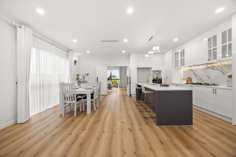 Photo of property in 35 Park Green Avenue, Rosehill, Papakura, 2113