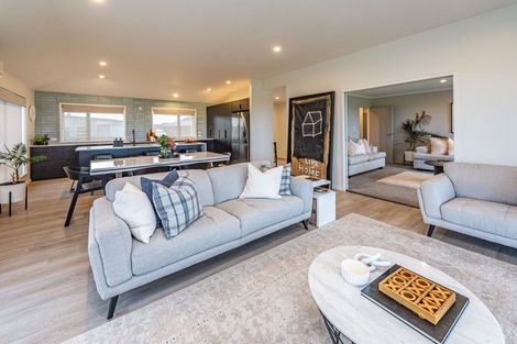 Photo of property in 37 Magnolia Crescent, Tawhero, Whanganui, 4501