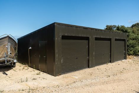 Photo of property in 51 Wharariki Road, Puponga, Collingwood, 7073