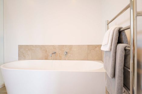 Photo of property in 6 Samuel Place, Terrace End, Palmerston North, 4410