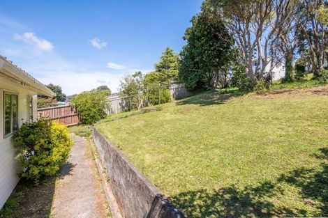 Photo of property in 61 Davidson Crescent, Tawa, Wellington, 5028