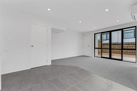 Photo of property in 66e Royal View Road, Te Atatu South, Auckland, 0610