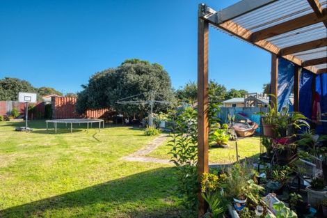 Photo of property in 16 Tolerton Avenue, Elgin, Gisborne, 4010