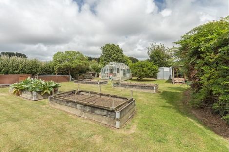 Photo of property in 234 Kawiu Road, Levin, 5510
