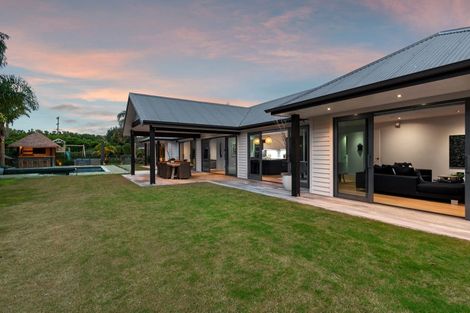 Photo of property in 181 Old North Road, Kumeu, 0892