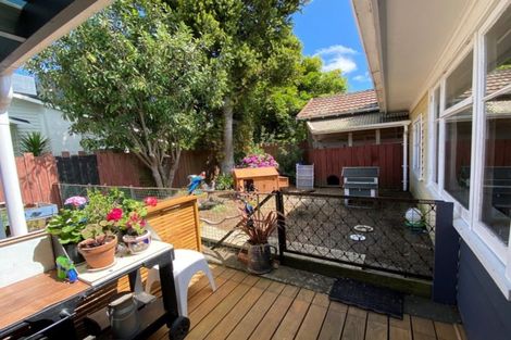 Photo of property in 16 Graham Street, Eltham, 4322