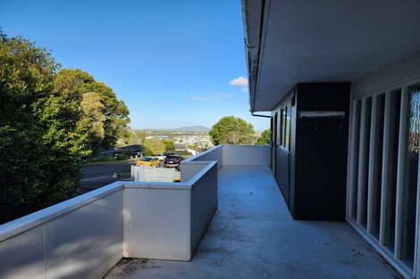 Photo of property in 43 Girrahween Drive, Totara Vale, Auckland, 0629