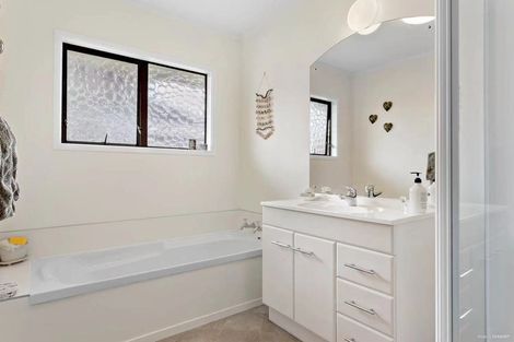 Photo of property in 12 Mcleod Road, Henderson, Auckland, 0612