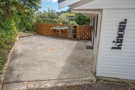 Photo of property in 69 Stratford Drive, Cable Bay, 0420