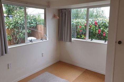Photo of property in 2/34 Howard Road, Northcote, Auckland, 0627