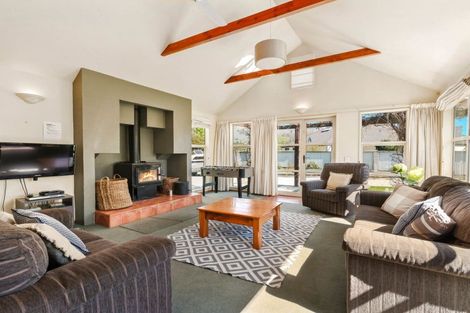Photo of property in 10 Cherry Court, Wanaka, 9305