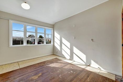 Photo of property in 12 Hardy Street, New Brighton, Christchurch, 8061