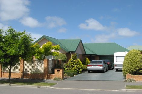 Photo of property in 18 Chesterfield Mews, Russley, Christchurch, 8042