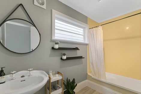 Photo of property in 6 Beach Street, Petone, Lower Hutt, 5012