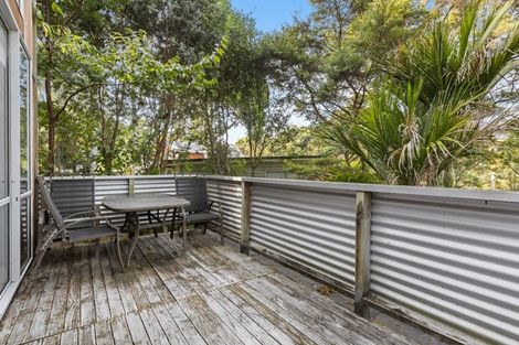 Photo of property in 209 Laingholm Drive, Laingholm, Auckland, 0604