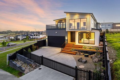 Photo of property in 3 Waitai Close, Long Bay, Auckland, 0630