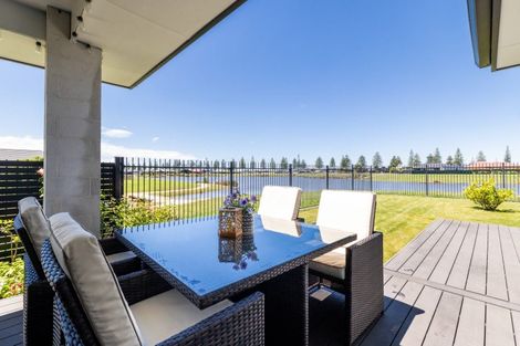 Photo of property in 18 Ruakituri Place, Te Awa, Napier, 4110