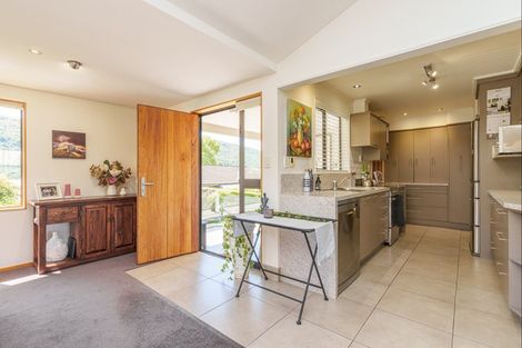 Photo of property in 22 Hood Crescent, Arrowtown, 9302