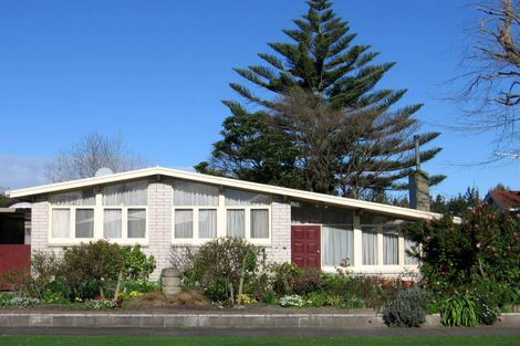 Photo of property in 8 Henare Street, West End, Palmerston North, 4412