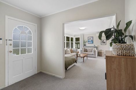 Photo of property in 27 Lynden Avenue, Hillcrest, Auckland, 0627