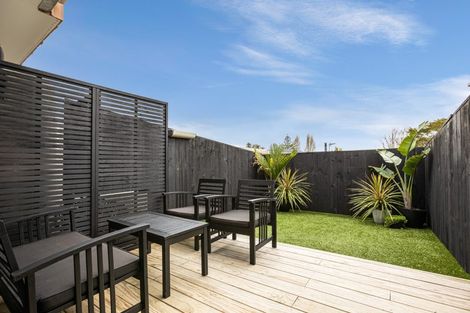 Photo of property in 4 Mana Place, Te Atatu Peninsula, Auckland, 0610