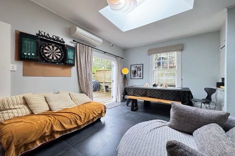 Photo of property in 7 Omar Street, Khandallah, Wellington, 6035