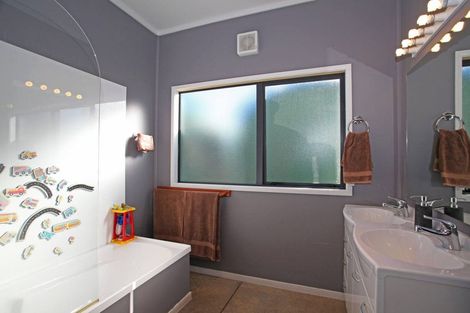 Photo of property in 254 Aka Aka Road, Puni, Pukekohe, 2678