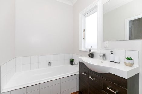 Photo of property in 21 Primrose Street, Frankton, Hamilton, 3204