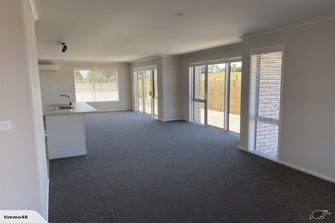 Photo of property in 12 Kotare Place, Sandspit, Warkworth, 0982