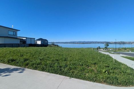 Photo of property in 16 Harbourside Parade, Hobsonville, 0616