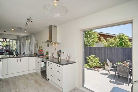 Photo of property in 2/121 Barrington Street, Somerfield, Christchurch, 8024