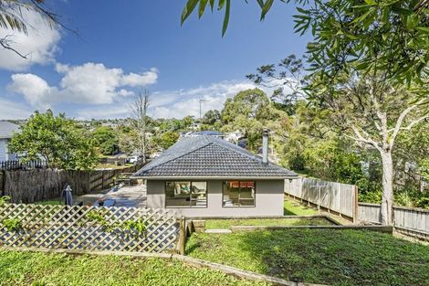 Photo of property in 17 Jenanne Place, Totara Vale, Auckland, 0629