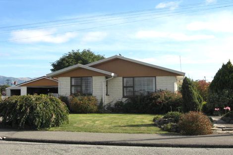 Photo of property in 8 Eaton Street, Waimate, 7924