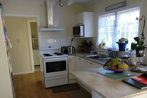 Photo of property in 105 Gossamer Drive, Pakuranga Heights, Auckland, 2010