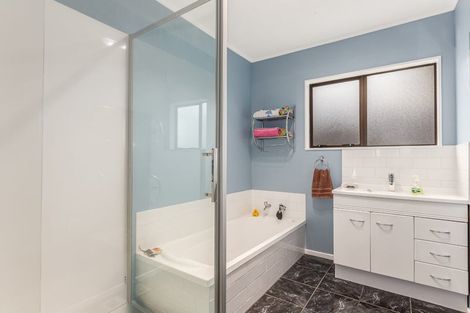 Photo of property in 7 The Top Gallant, Whitby, Porirua, 5024