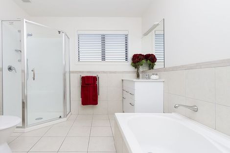 Photo of property in 32a Bleakhouse Road, Howick, Auckland, 2014