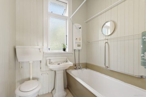 Photo of property in 111 Grafton Road, Roseneath, Wellington, 6011