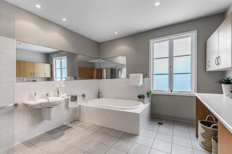 Photo of property in 173 Vauxhall Road, Narrow Neck, Auckland, 0624