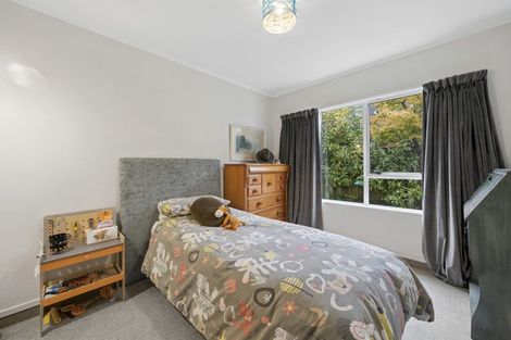Photo of property in 5 Papawai Grove, Waikanae, 5036