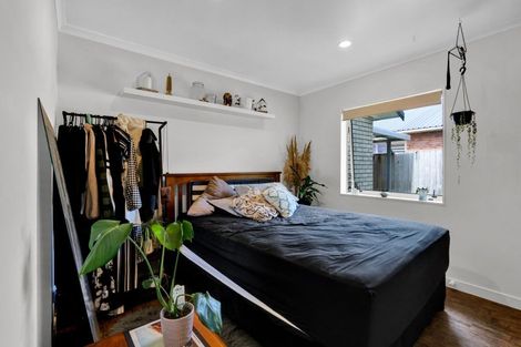 Photo of property in 24 Moulton Street, Moturoa, New Plymouth, 4310