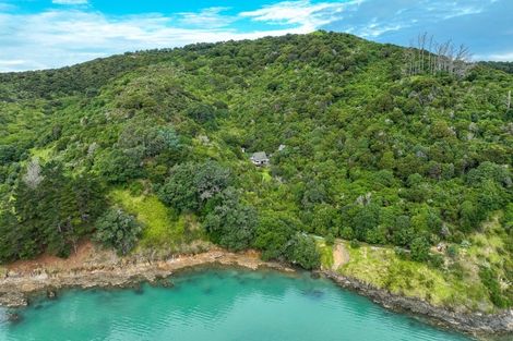 Photo of property in 215k Awaawaroa Bay, Waiheke Island, 1971