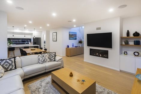 Photo of property in 21 Aikmans Road, Merivale, Christchurch, 8014