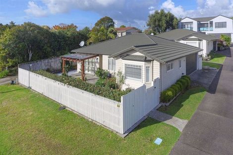 Photo of property in 22 Torkar Road, Clarks Beach, 2122