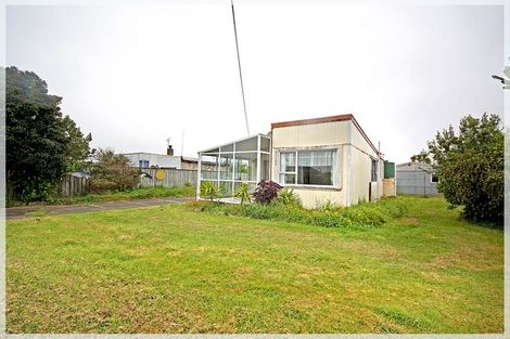 Photo of property in 14 Linklater Avenue, Foxton Beach, Foxton, 4815