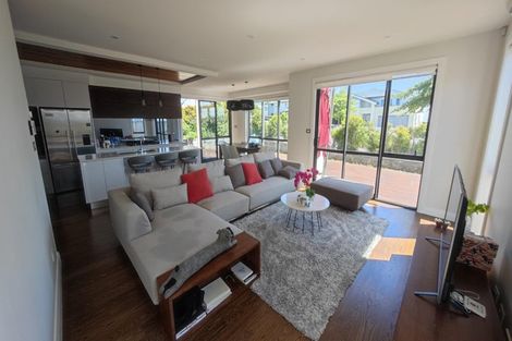 Photo of property in 48 Te Oneroa Way, Long Bay, Auckland, 0630